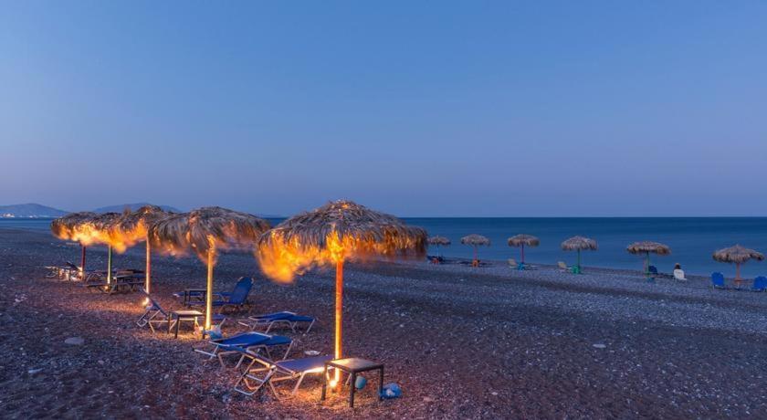 Cristelia Seafront & Pool Villa Lakhania Exteriér fotografie