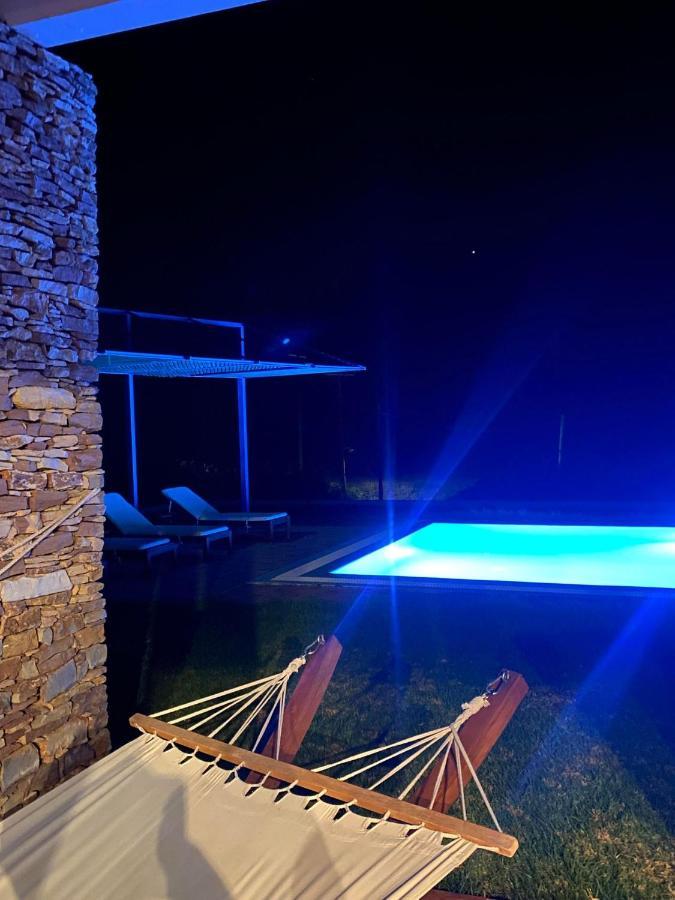 Cristelia Seafront & Pool Villa Lakhania Exteriér fotografie