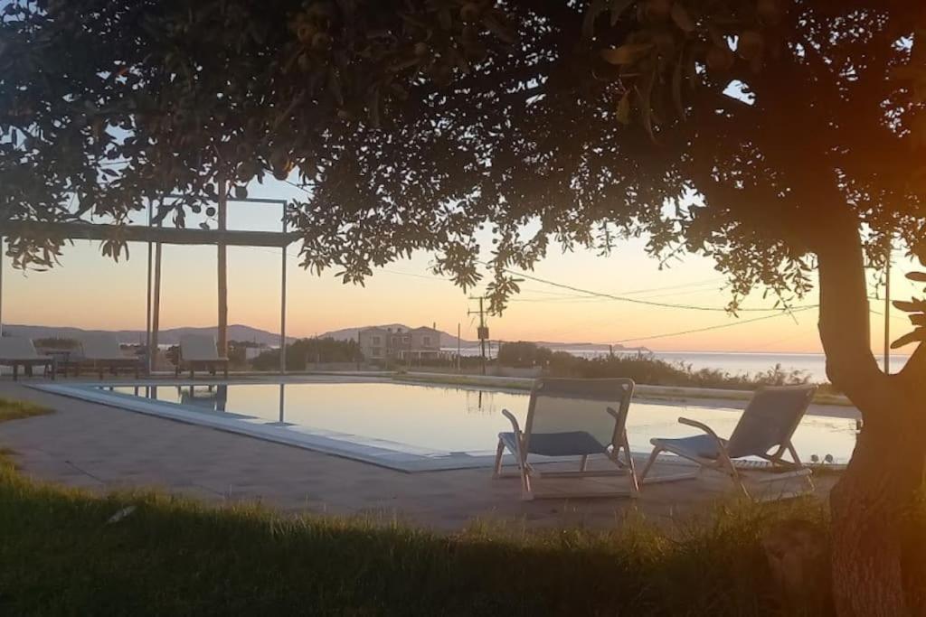 Cristelia Seafront & Pool Villa Lakhania Exteriér fotografie