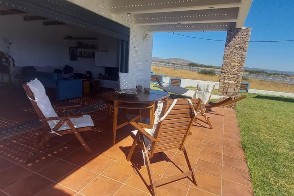 Cristelia Seafront & Pool Villa Lakhania Exteriér fotografie
