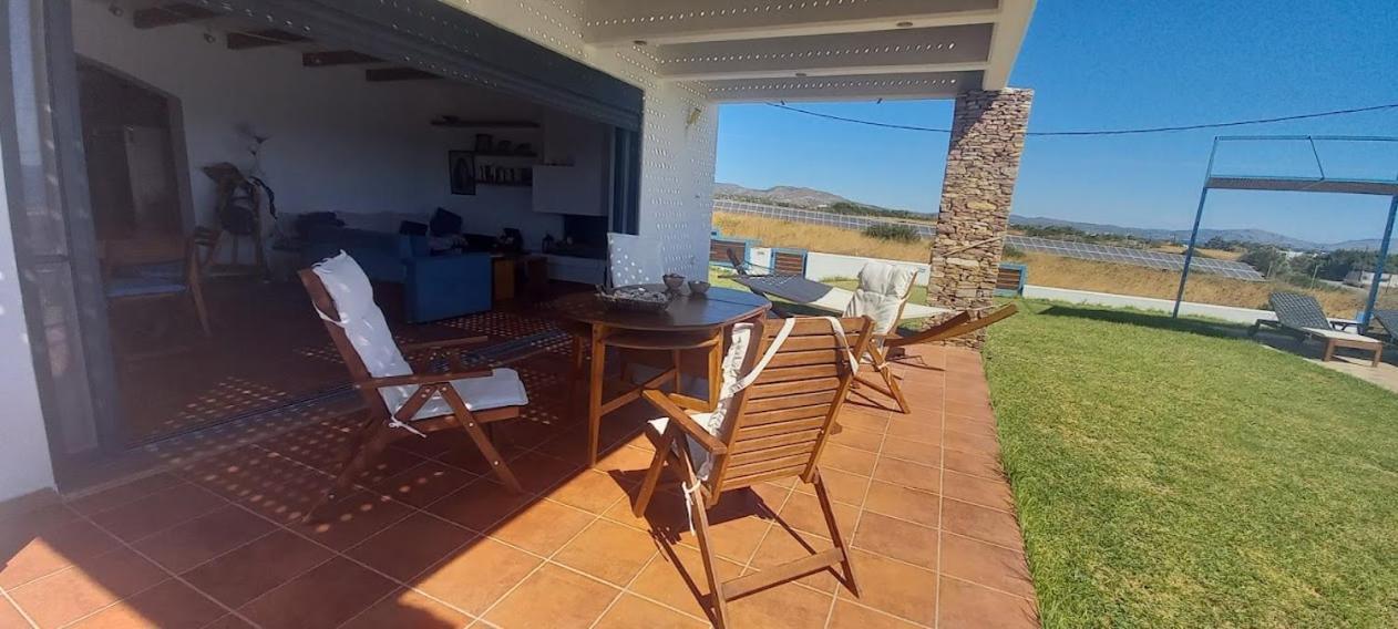 Cristelia Seafront & Pool Villa Lakhania Exteriér fotografie