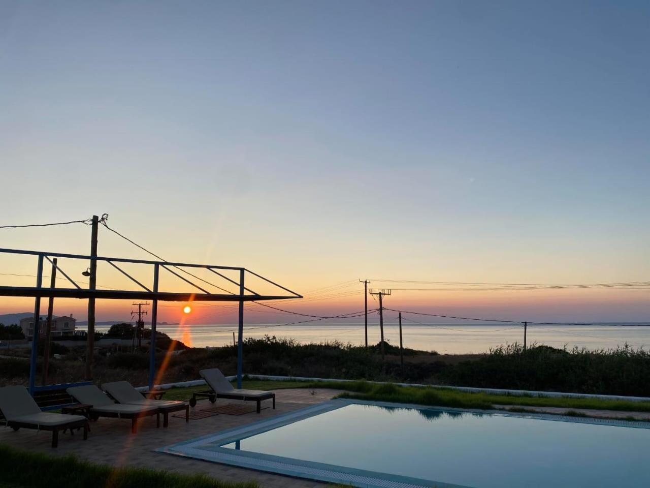 Cristelia Seafront & Pool Villa Lakhania Exteriér fotografie