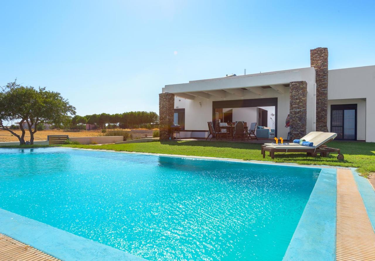 Cristelia Seafront & Pool Villa Lakhania Exteriér fotografie