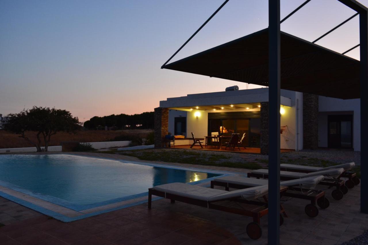 Cristelia Seafront & Pool Villa Lakhania Exteriér fotografie